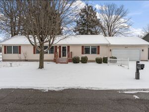 3 Bedroom Home in Duneland School System | Corner Lot & Move