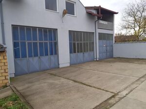 I am selling industrial and residential space in Backa Palan