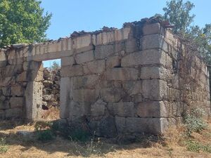 Farm Rebolta with 14,350 m2 and a building to renovate