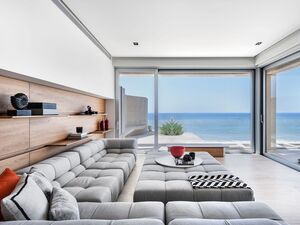 Studio with sea view in Premier Beachfront 