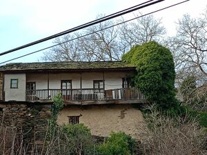 CESIÓN DE CASA DE PIEDRA CON HUERTO – 