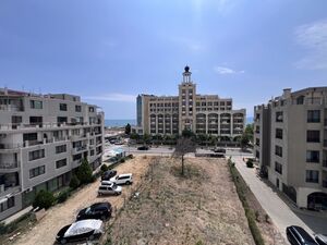 Spacious Two-Bedroom Apartment, Sea and City Views, Pomorie