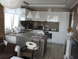 Luxury 1-Bedroom Apartment with Designer Renovation