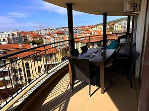 Sea and Pool View – Apartment with 3 Bedrooms, Royal Palm