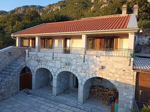 Renovated stone house + ruin with vaults