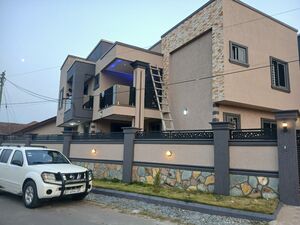 executive 4 bedroom detached house@ spintex