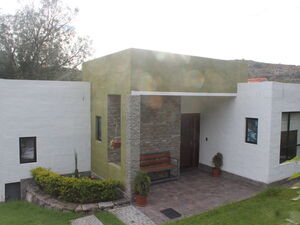 Beautiful Gated Community Home | Warm Climate | Near Quito