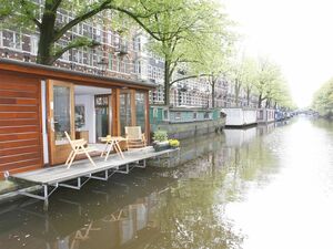 Houseboat with character