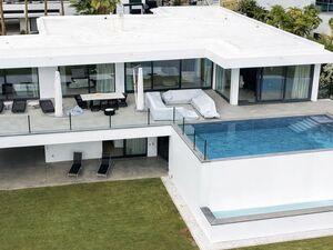 5 BEDROOM VILLA WITH PANORAMIC SEA VIEWS IN CABOPINO