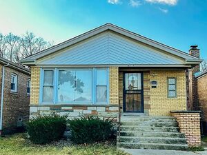 3bed in Chicago, IL 60620 $700/monthly