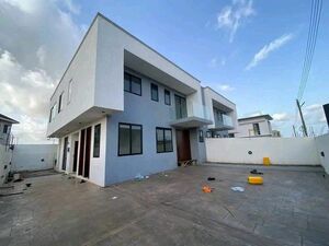 MODERN 3-BEDROOM TOWNHOUSE FOR SALE@EAST AIRPORT, ACCRA