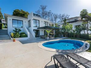 CONTEMPORARY RENOVATED VILLA IN NUEVA ANDALUCÍA