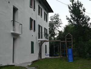 Stone house in Tuscany with river access – perfect nature re