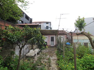 Moradia Geminada Para Restauro próximo do Hospital de Braga