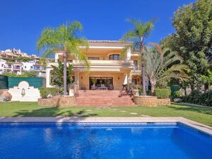 BEAUTIFUL 6 BEDROOMS FAMILY VILLA IN LOS ARQUEROS, BENAHAVÍS