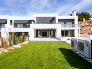 NEW BUILT SOUTH-FACING SEMI-DETACHED VILLA, PRIVATE GARDEN 