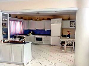 🚨 House for Sale 215 sq.m. IN PIRAEUS – INVEST NOW 🚨