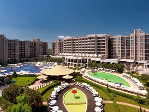 Spacious Studio with Mountain View | Royal Beach Barceló