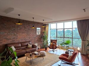 Elegant 3-Bedroom Residence Featuring Modern Lifestyle 
