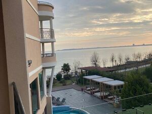 Spacious 1-Bedroom Apartment with Sea View | Grand Hotel