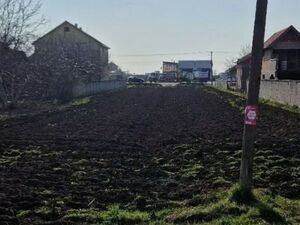 I am selling a plot in Novi Banovci