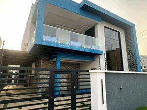 LUXURY 4-BEDROOM FURNISHED TOWNHOME TO LET@ EAST AIRPORT