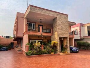 EXECUTIVE4-BEDROOM +BQ TOWNHOME FOR SALE@ EAST AIRPORT