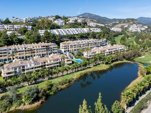 STYLISH 3 BEDROOMS LAKE VIEW APARTMENT IN LA QUINTA GOLF