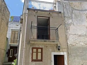 sh 867 town house, Caccamo, Sicily