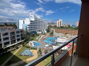 Spacious 1-Bedroom Apartment in Trakia Plaza, Sunny Beach