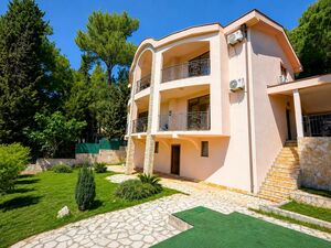 Villa with sea view in Bar