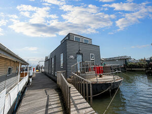 Stunning Contemporary Houseboat - Lady Grey   £199,999