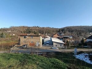 Residential and commercial building for sale (house, hall)