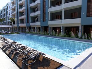 Prime Investment Spot, Pool View Studio on the Promenade