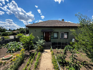 Renovated House with Guest House, Garage, General Toshevo