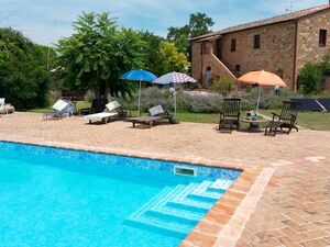 Turn-key Restored Tuscan country house with pool