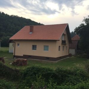 Rennovated house with 120 m2 and 5.000 m2 land in Croatia