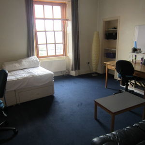one bedroom flat next to abertas University, Dundee, UK