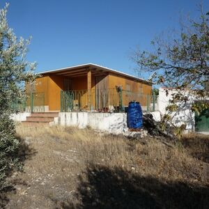 Lakeside log cabin. JLFR10