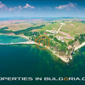 Plots of building land for beach & wine-tasting tourism