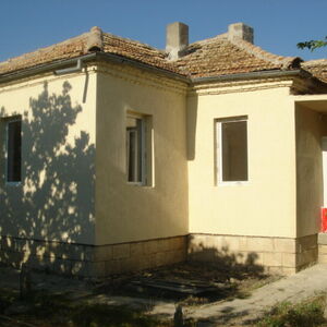 Part Renovated Property With Huge land Ref 4425 Pay Monthly