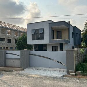 4BEDROOM HOUSE@ ADENTA