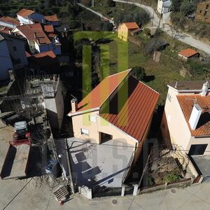 House ready to move into in Rio de Mel, Central Portugal