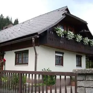 Cottage with Separate Apartment in the South Ski Region