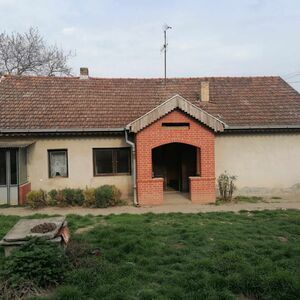 Cheap house for sale, Stara Moravica, 12,500