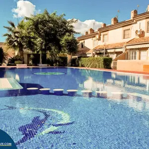 House with shared pool in Torrevieja, Alicante province. 3 r
