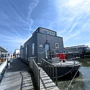 Stunning Contemporary Houseboat - Lady Grey   £249,995