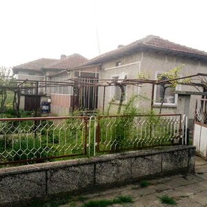 House with а big garden and outbuildings, 25 m. to the Beach