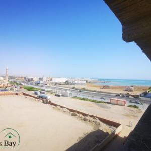 Rental investment studio, top floor with sea view balcony ! 
