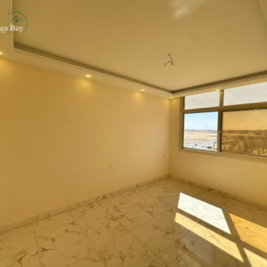 2 bedroom apartment with Green contract